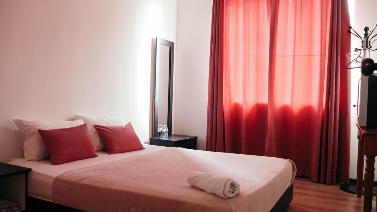 Sura Inn Дунгун Екстериор снимка